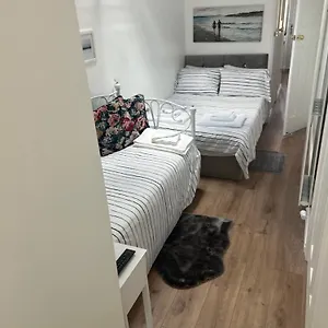  Apartment Cosy Apartment, Flat In London United Kingdom